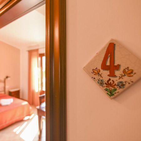 Bed and Breakfast Aurora Castelluzzo Zimmer foto