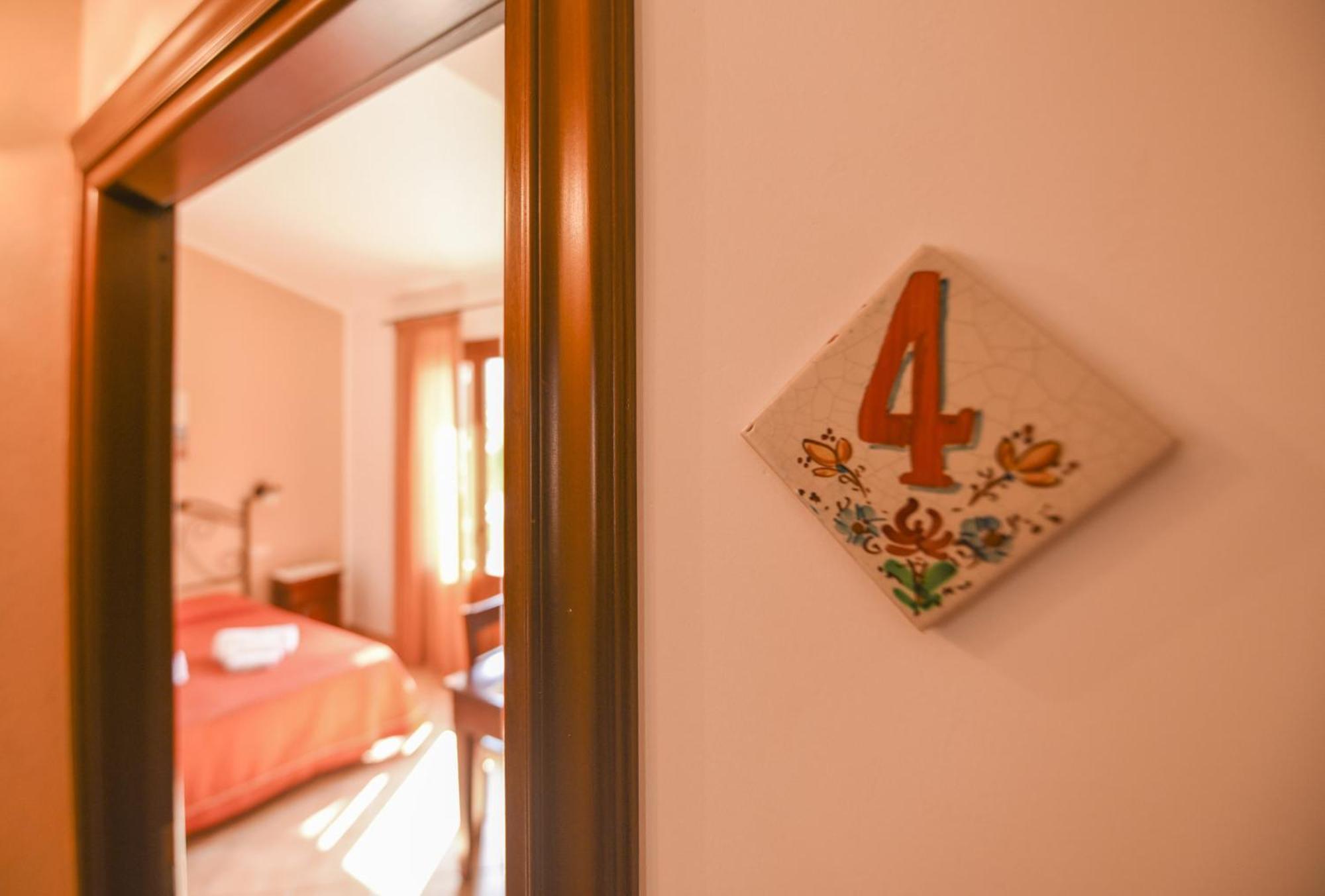Bed and Breakfast Aurora Castelluzzo Zimmer foto